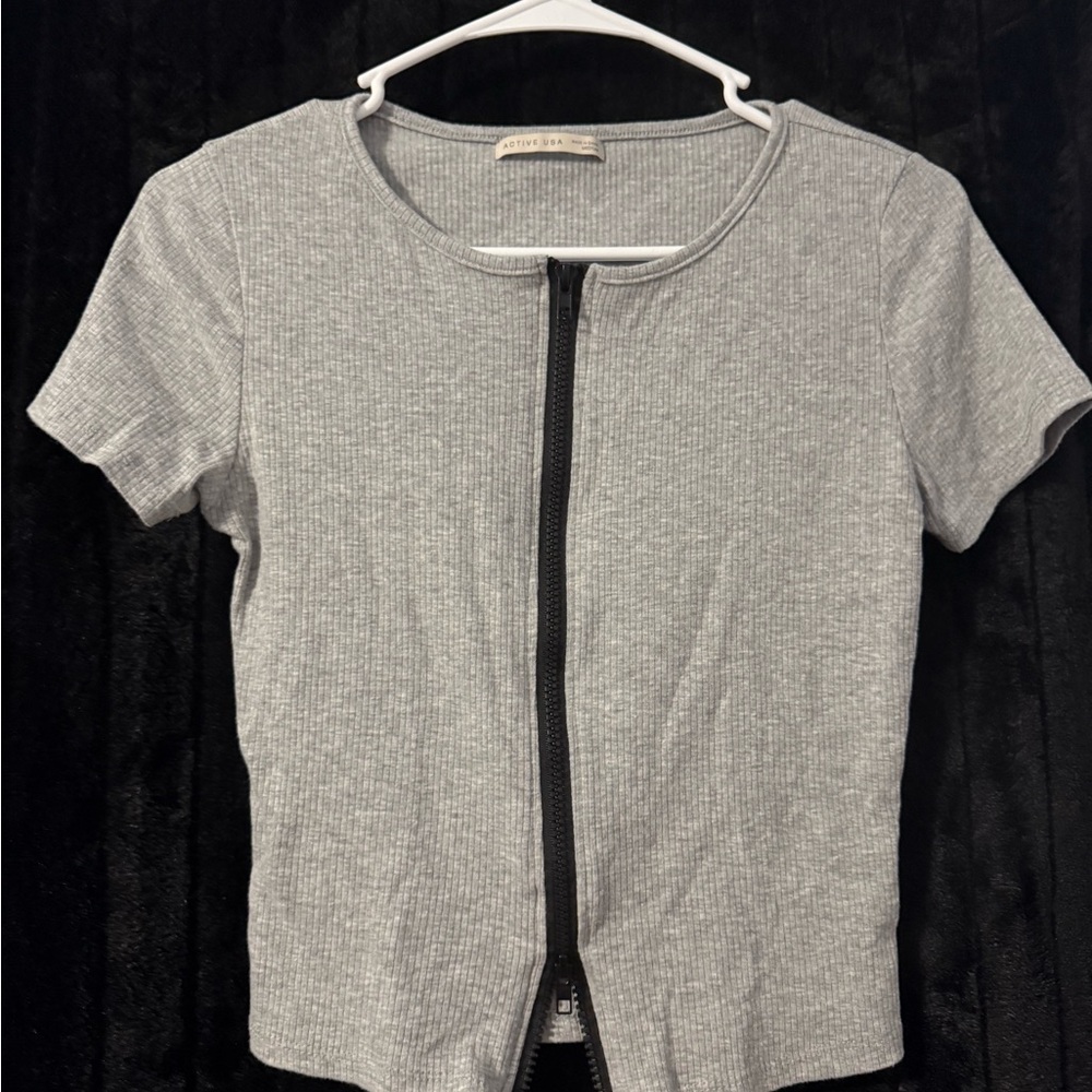 Active USA Gray Short Sleeve Zip-Up Tee